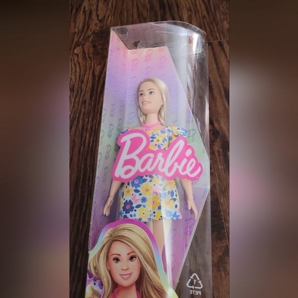 Barbie Fashionistas NEW #208 Wearing Floral The National Down Syndrome Society - Picture 2 of 3